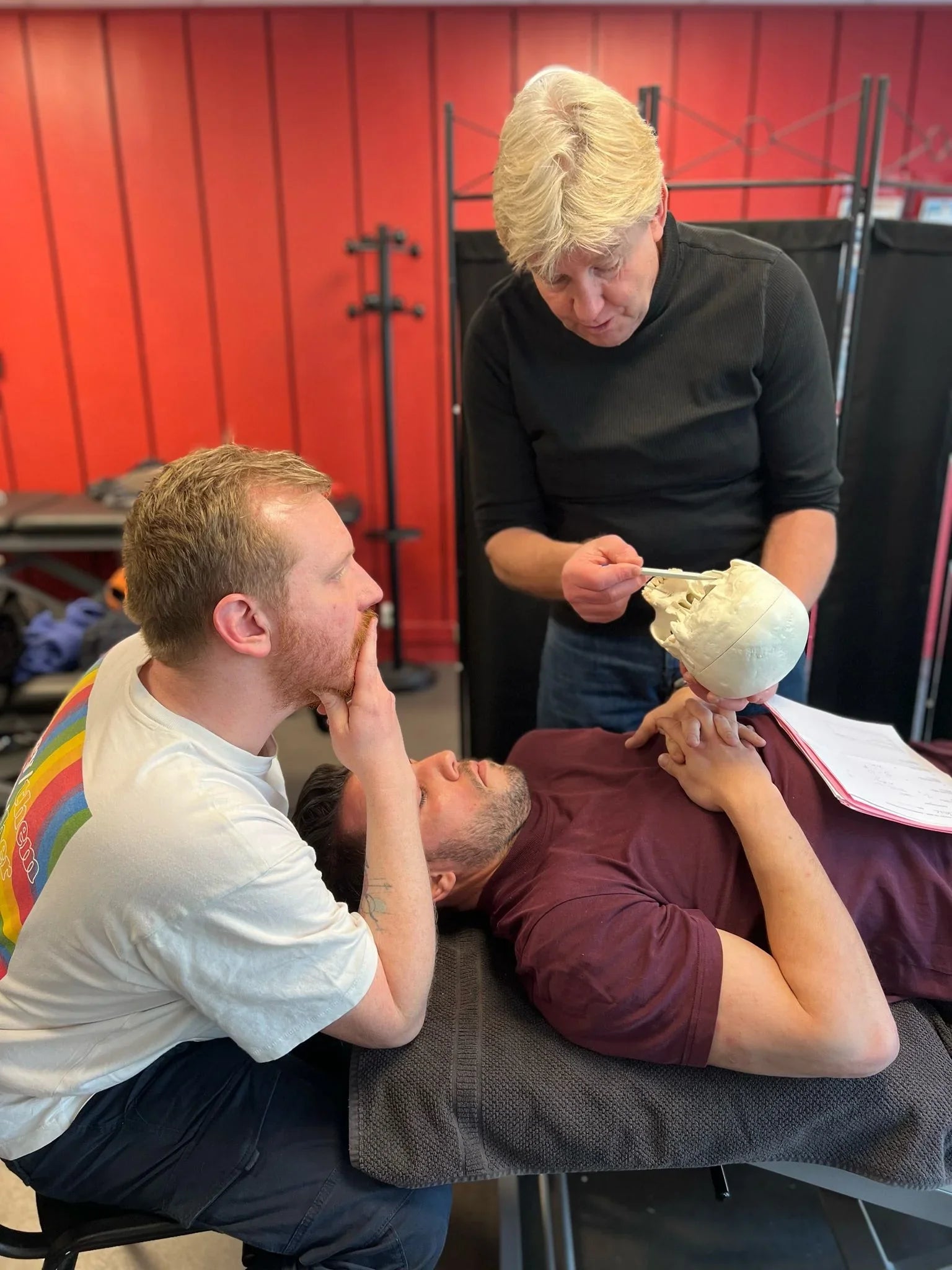Formation en thérapie manuelle cranio-faciale, démonstration pratique chez Kpten Formation