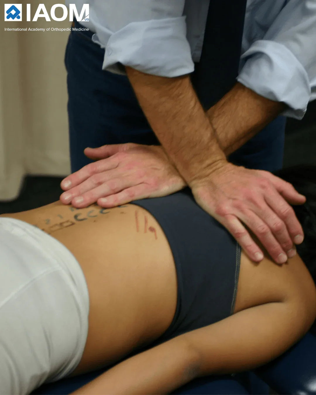 Thérapie manuelle orthopédique sur colonne thoracique, formation kinésithérapie Kpten